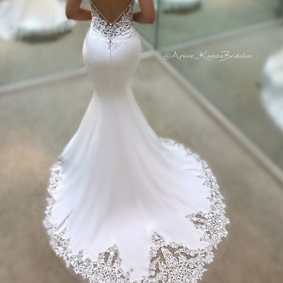 Never Worn Designer Wedding Dress - Picture 1 of 6